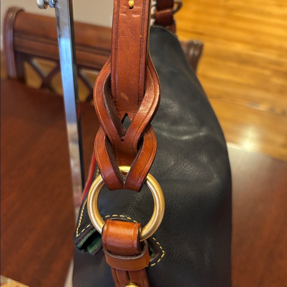 *SOLD*Dooney & Bourke Florentine Twist Strap Hobo Excellent Condition - Picture 5 of 15